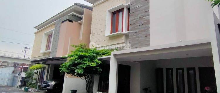 Rumah Exclusive 2 Lantai Furnished Di Perumahan Kota Solo 1