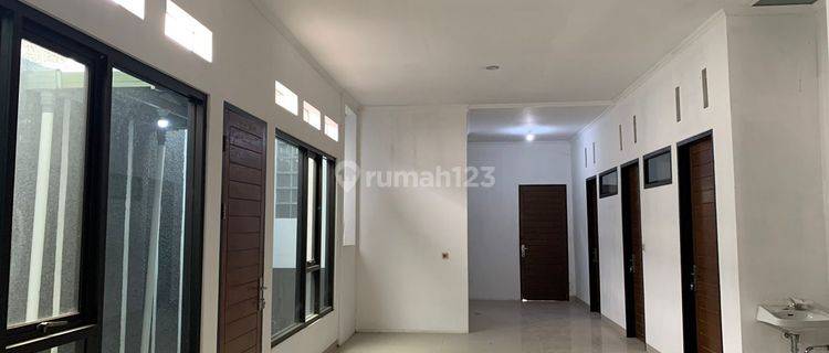 Dijual Rumah Siap Huni di Suryalaya Buah Batu 1