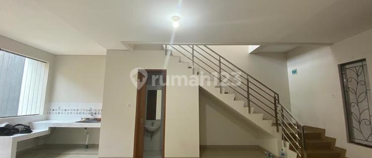 Dijual Rumah Baru Minimalis Siap Huni di Jl Kembar Timur 1