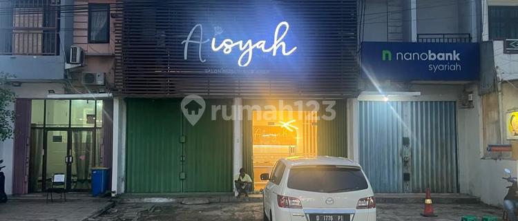 For Sale: Shop House Suitable for Business Space in Pondok Kelapa, Jakarta 1