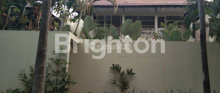 RUMAH VILLA ISEN INTERNATIONAL LIVING 1