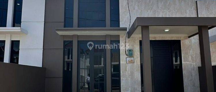 Rumah mewah modern lokasi strategis nol jalan provinsi kepanjen malang  1