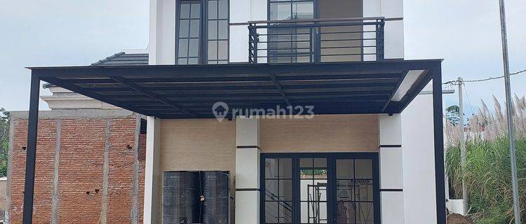 Rumah villa murah modern classic 2 lantai dataran tinggi karangploso malang  1