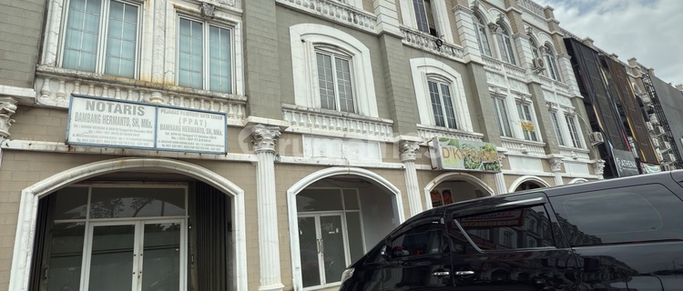 For Rent: Bolsena Shop House, Paramount Boulevard Gading Serpong, 3 Floors 1