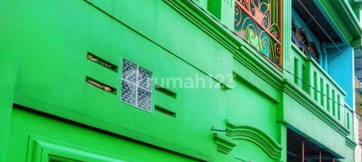 Two-Story Kos-Kos House with Car Access, Flood-Free in Pasar Rebo, East Jakarta 1