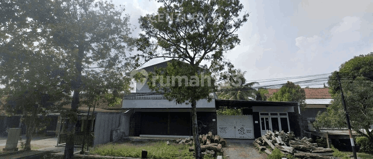 2-Story Shop House by the Main Road in Wates Near YIA Airport 1