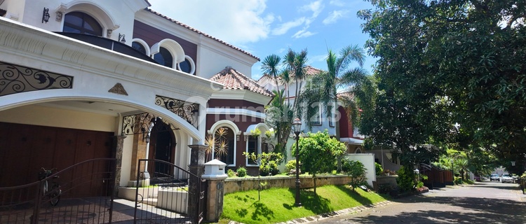 Luxury House in Maguwoharjo Housing Complex Near UPN Campus 1