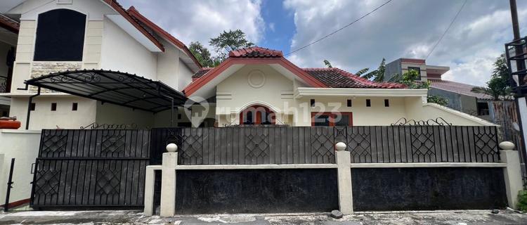 Nice House Near YKPN UPN and AMIKOM Yogyakarta Campus 1