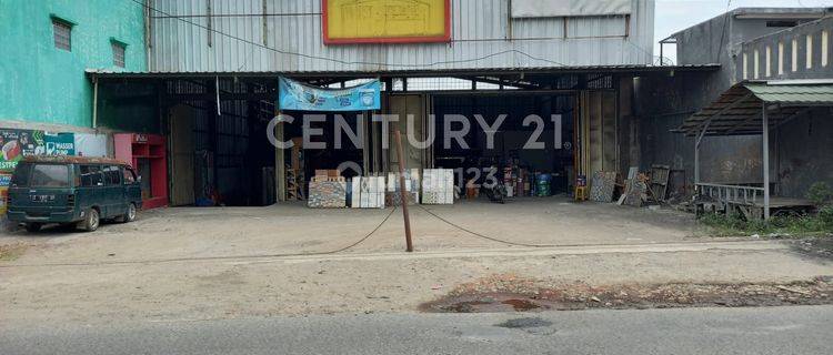 TEMPAT USAHA, GUDANG DAN TANAH EX TOKO BANGUNAN  PINGGIR JL BESAR 1