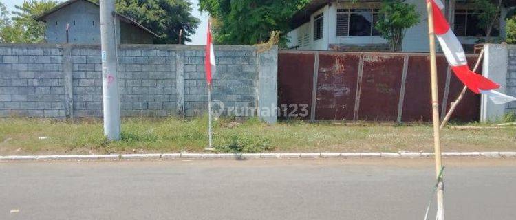 Depan Wahana Pemandian, Gudang dan Rumah Walet Gondang Wetan Pasuruan 1