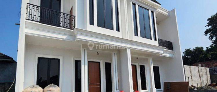 Rumah 2 Lantai Model Klasik Dekat Kampus Stan Bintaro 1