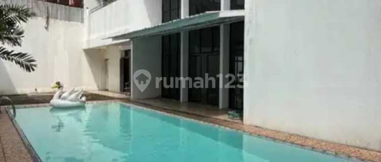 For Sale Strategic 2-Story Ready-to-Occupy House in Bangka Kemang, South Jakarta 1