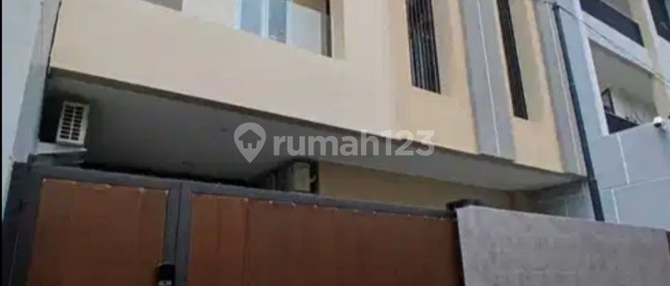 For Sale: Brand New 3-Story Boarding House Ready for Profit in Kemanggisan, West Jakarta 1