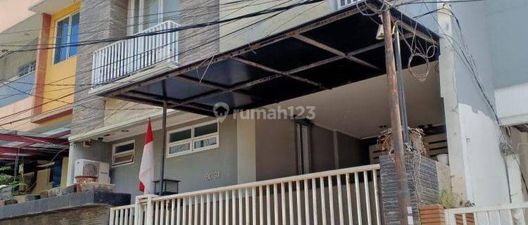 Jual Murah Rumah Minimalis 3,5 Lantai Green Ville Jakarta Barat 1