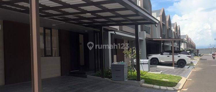 Rumah Mewah 2 Lantai Summarecon Mutiara Makassar 1