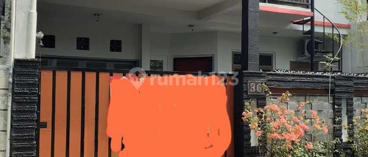 2-Storey Furnished House with Front Garden in Tebet 1