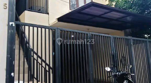 Rumah Minimalis 3 Lantai Di Tebet 1