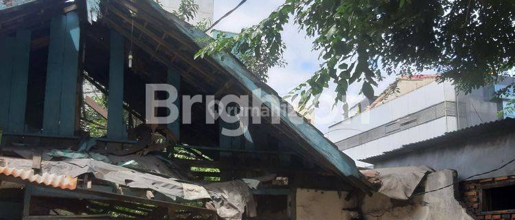 RUMAH TUA HOKI PINGGIR JALAN RAYA DAAN MOGOT RAMAI 24 JAM 1