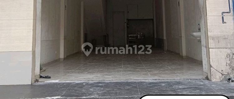 For Rent Fast and Safe Nice 3-Story Shophouse Suitable for Culinary and Others, Main Road. 1