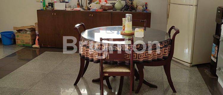 Tanah bonus rumah bagus 1lantai  jual dibawah njop  jelambar selangkah duta mas. 1
