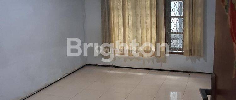 Rumah bagus 2lt yg disewakan hanya di lantai 1  tanjung duren 1