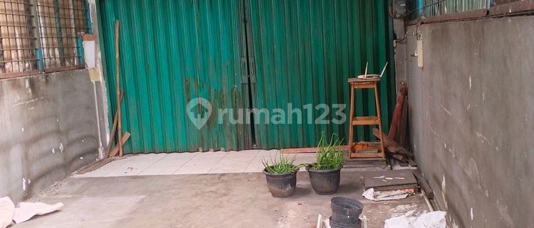 Good 3-Story Shop House Near Market and Flood-Free Kedoya Raya 1