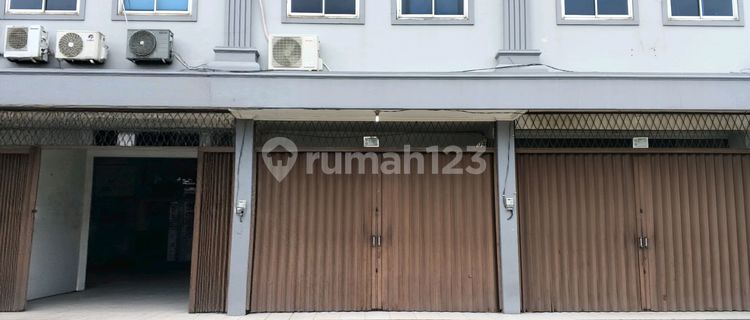 Good Shophouse 3.5 Floors, Road Access for 2 Cars, near Central Park Mall 1