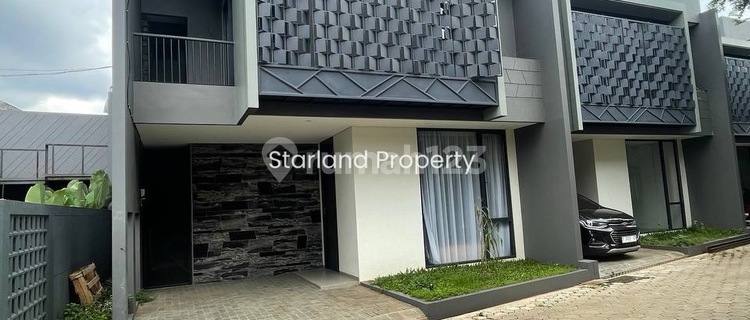 Ready-to-Occupy 2.5-Story House, No Fees'' in Bintaro 1