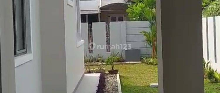 Rumah Hook Siap Huni Furnished Bagus Baru Renov Hadap Timur Utara 1