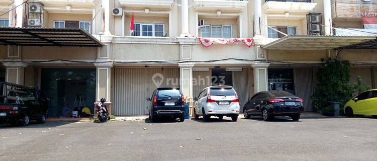 Dijual Ruko Sentral Niaga 3 Lantai Hadap Jalan Raya Boulevard Harapan Indah Sudah Renov 1