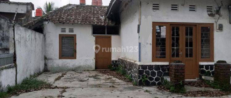 Rumah Tua Hitung Tanah Sayap Cihampelas Bandung  1