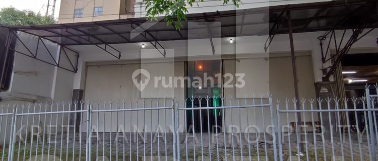 For rent, a strategic shop house on Moh. Toha Street, near Soekarno Hatta. 1