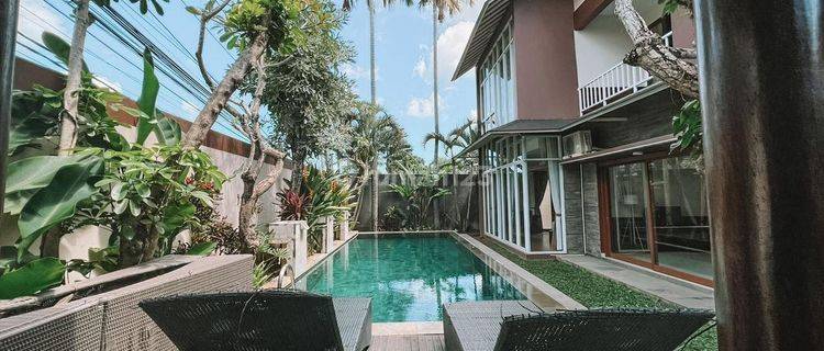 Strategic and comfortable environmental villa for sale in Seminyak  1