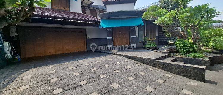 Rumah Megah Asri Bergaya Vila Di Kayu Putih Selatan 1