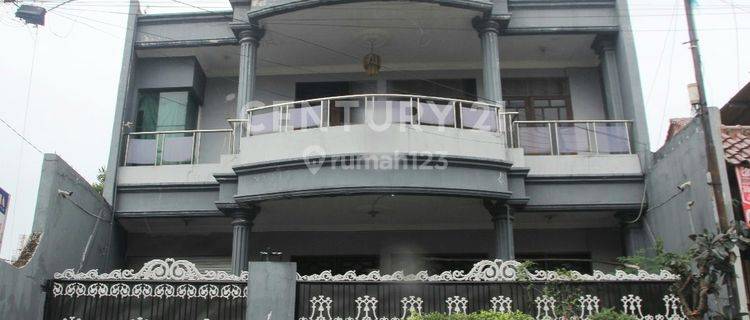 RUMAH NYAMAN 2LT SIAP HUNI DI KEBON JERUK JAKARTA BARAT 1