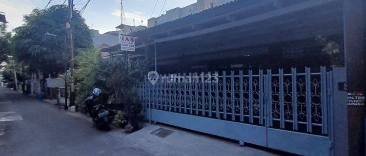 TURUN HARGA Rumah Second siap huni dalam Perumahan di Kemayoran 1