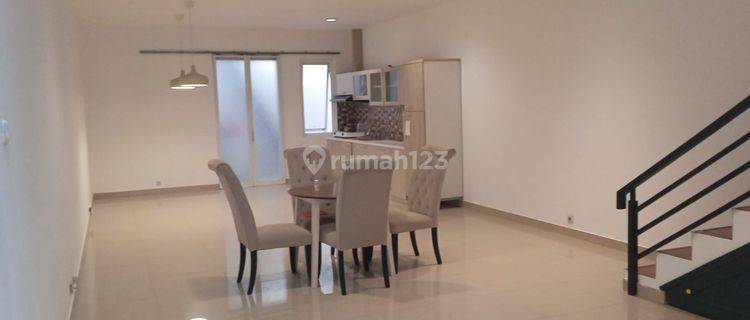 Rumah 3 Lantai Di Kavling Dki, Meruya Utara 1