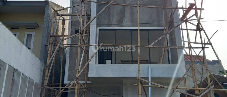 Rumah Baru Dalam  Pembangunan Finishing Di Dukuh Zamrud Bekasi 1