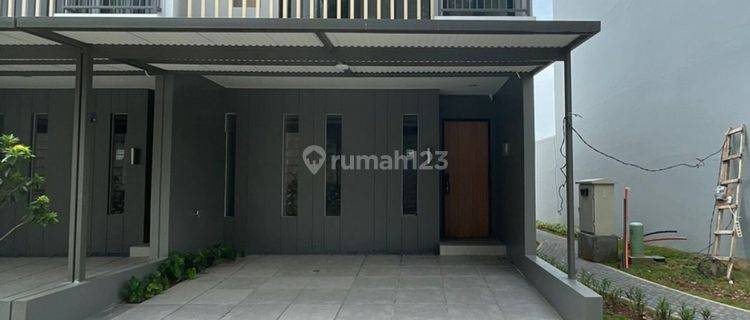 Rumah Bagus Siap Huni 3 Lantai Di Z Iiving Grand Wisata Bekasi  1