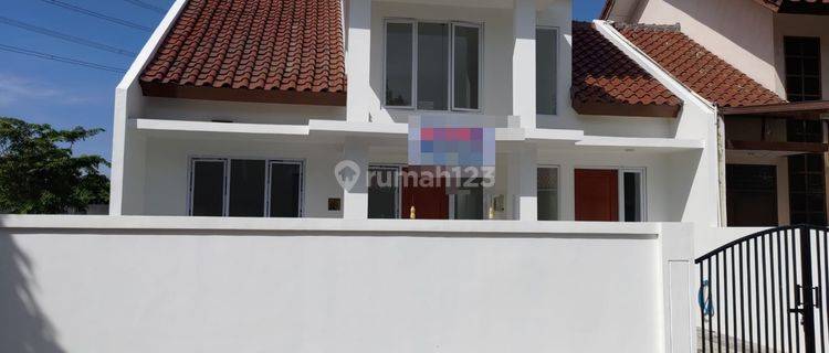 Rumah Bagus 3 Lantai Siap Huni di Metland Puri Lokasi Strategis  1