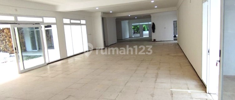 Grab it Now! Spacious Super Nice House with Swimming Pool Ready to Occupy in Menteng 1