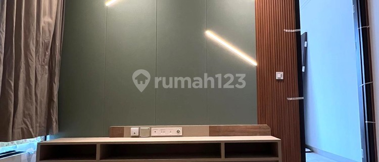 Best Deal! First Come First Served, Semi-Furnished Hook Position Condo House in Green Royal Kalideres, Negotiable! 1