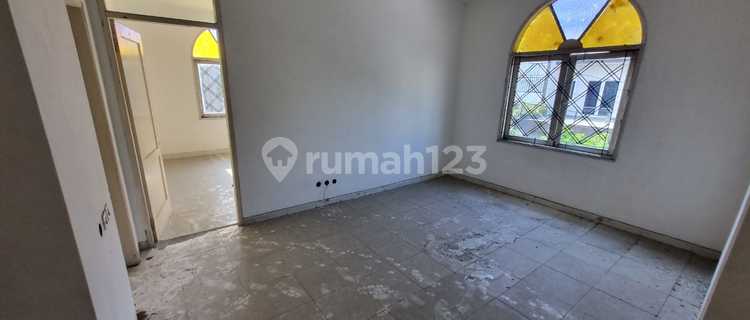 House in Taman Semanan Indah West Jakarta Strategic Negotiable 1