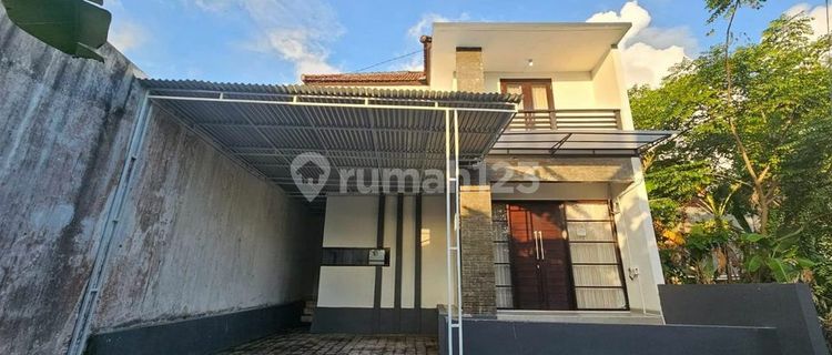 For Rent 3 Bedrooms Minimalis House at Gatot Subroto Barat  1