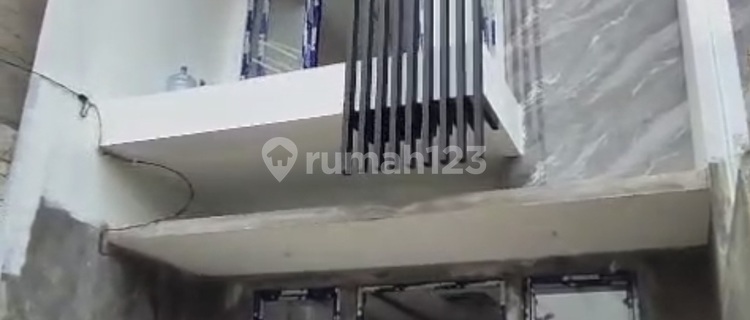 Rumah 2 Lantai Area Meruya Dekat Joglo Jakbar 1