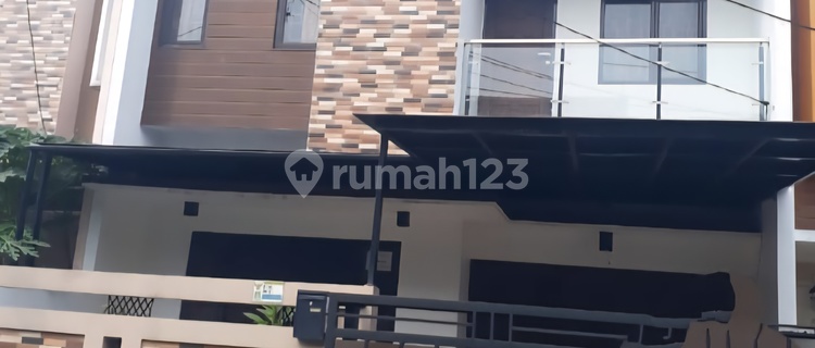 Rumah 2 Lantai Area Kejaksaan Dekat Tol Joglo  1