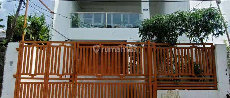 Rumah Cantik Menteng Wadas Semi Furnish Siap Huni 1