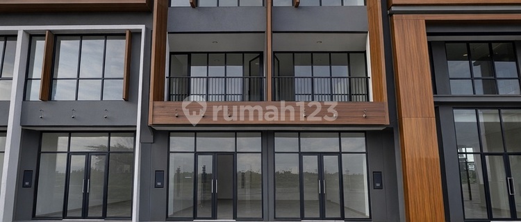 For Rent: Shop House in BSD, Facing the Road, 3 Floors, Can Be Combined. 1