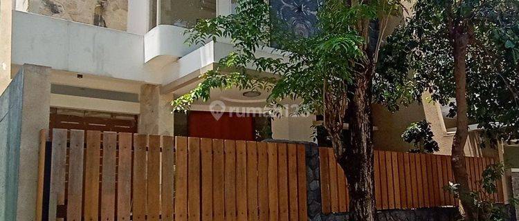 Disewakan Rumah Minimalis Modern San Diego Pakuwon City Furnish 1
