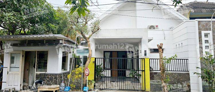 Disewakan Rumah Hook 2 Lantai Murah Semi Furnished di Griya Shanta 1